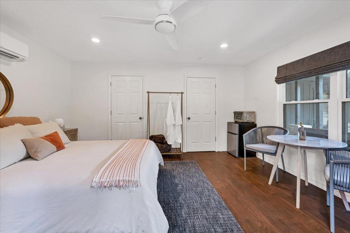 Relaxing Alpaca Ranch Mins From Downtown Wimberley Villa Exterior photo