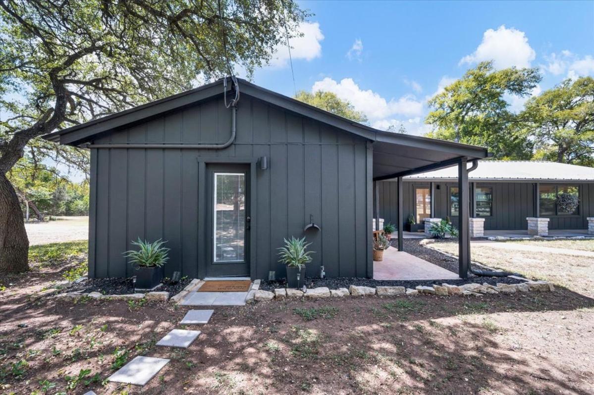 Relaxing Alpaca Ranch Mins From Downtown Wimberley Villa Exterior photo