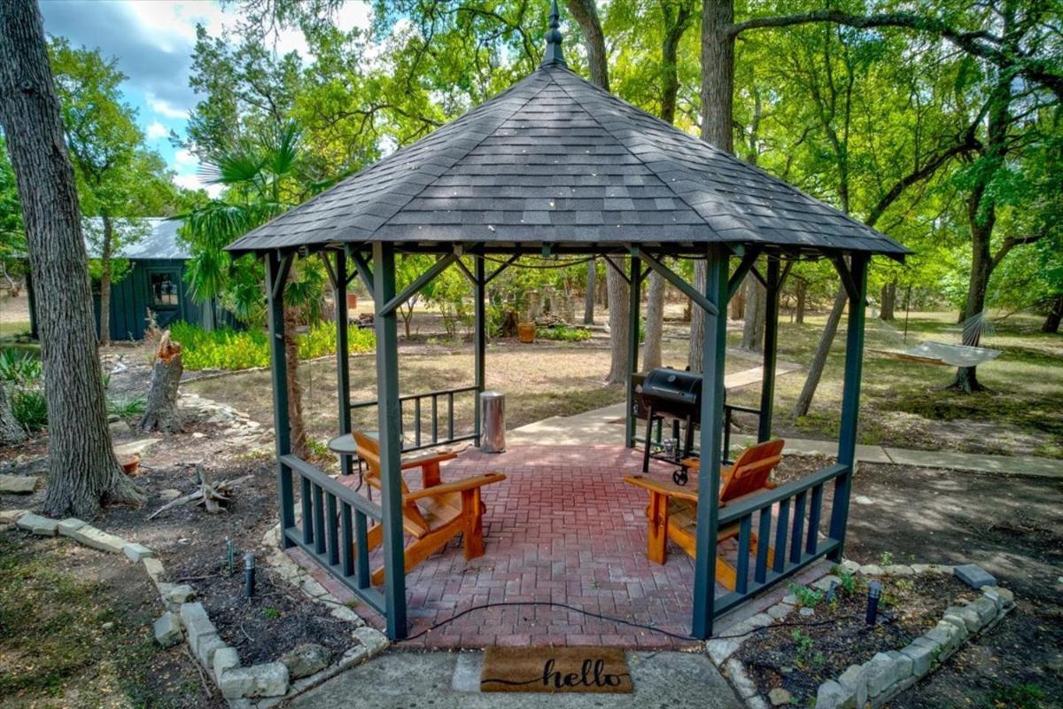 Relaxing Alpaca Ranch Mins From Downtown Wimberley Villa Exterior photo