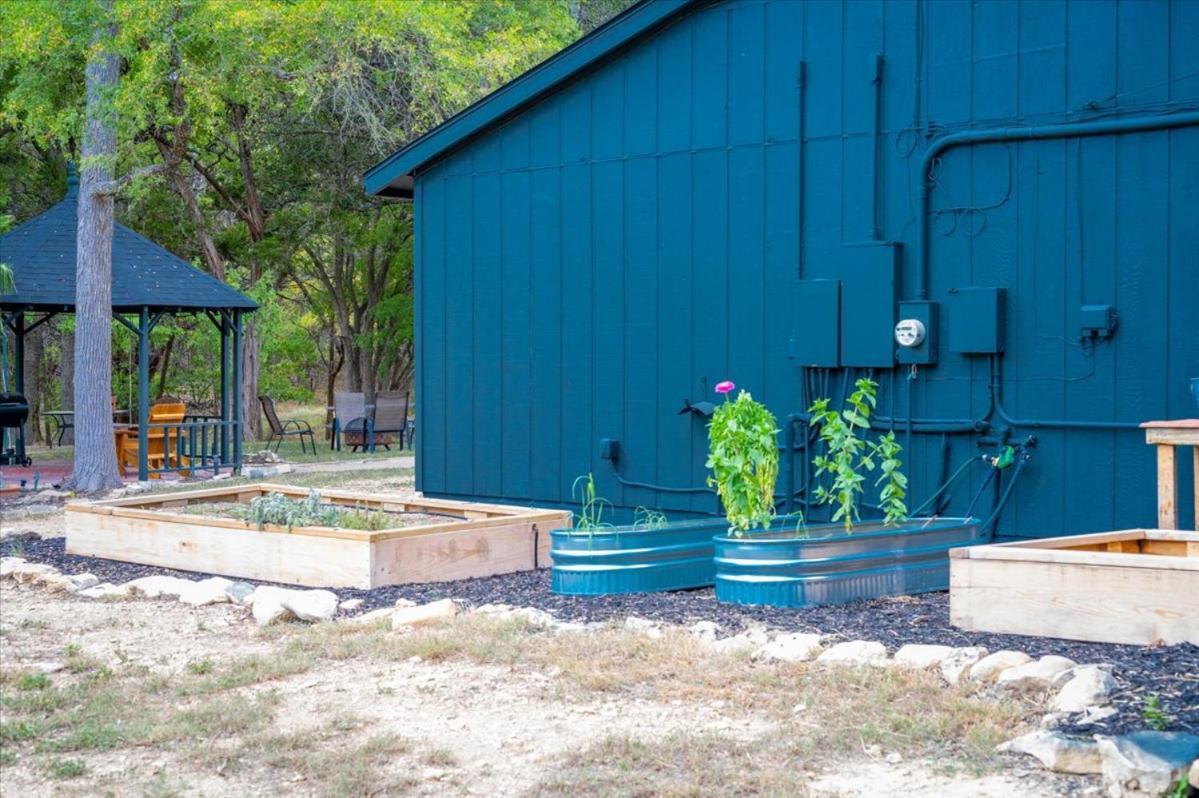 Relaxing Alpaca Ranch Mins From Downtown Wimberley Villa Exterior photo